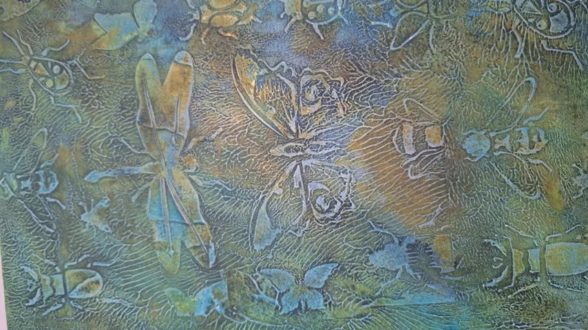 Gedecoreerd papier met sjabloonstructuur en botanisch patroon